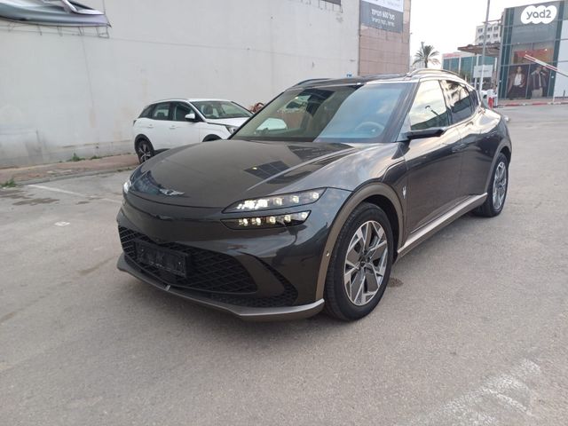 מודעת רכב ג'נסיס GV60