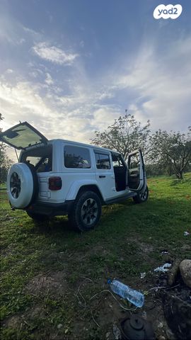 מודעת רכב ג'יפ רנגלר