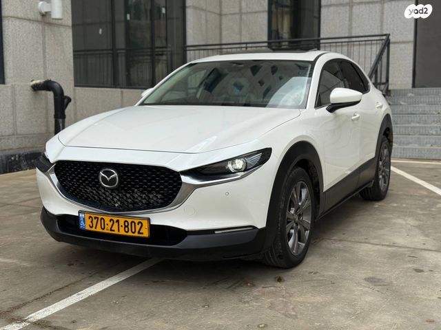מודעת רכב מאזדה CX-30
