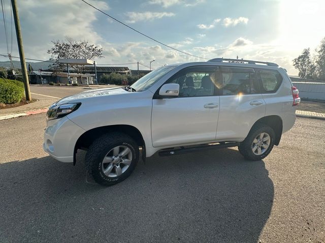 מודעת רכב טויוטה לנד קרוזר