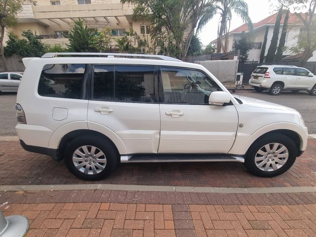 מודעת רכב מיצובישי פג'רו