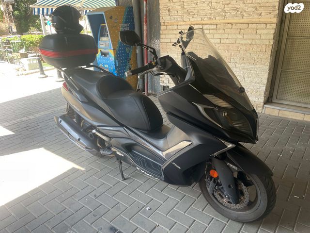 מודעת רכב קימקו דאון-טאון 350