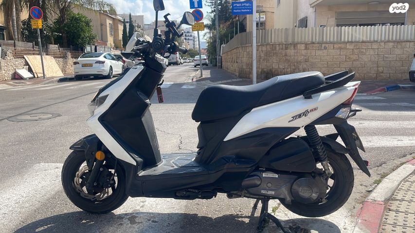 מודעת רכב סאן יאנג Jet 4 RX