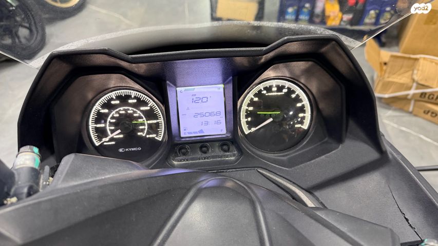 מודעת רכב קימקו איקס-טאון 125I