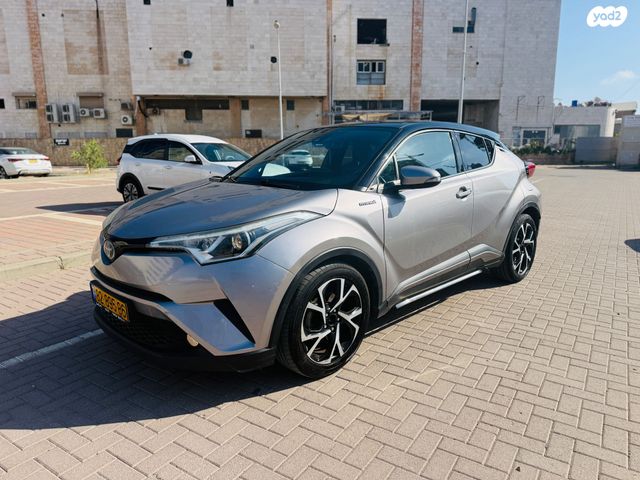 מודעת רכב טויוטה C-HR