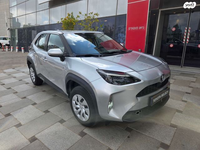 מודעת רכב טויוטה יאריס קרוס