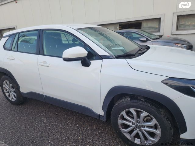 מודעת רכב טויוטה קורולה קרוס