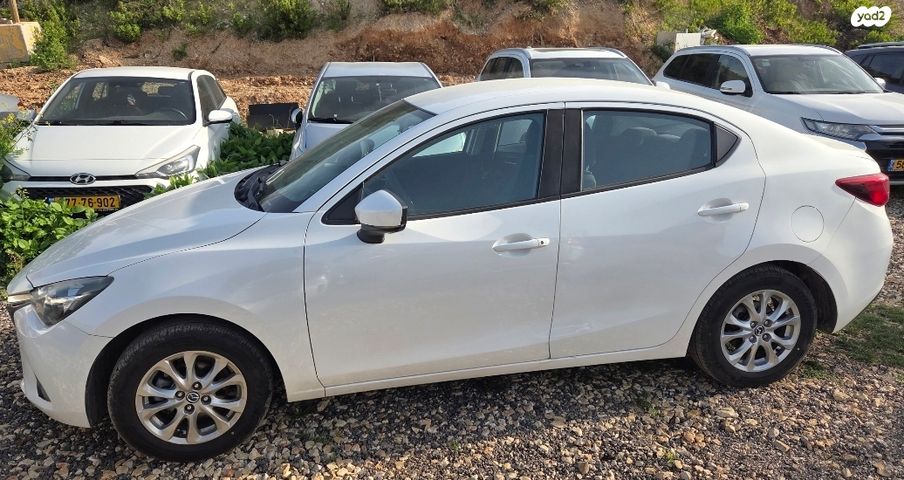 מודעת רכב מאזדה 2