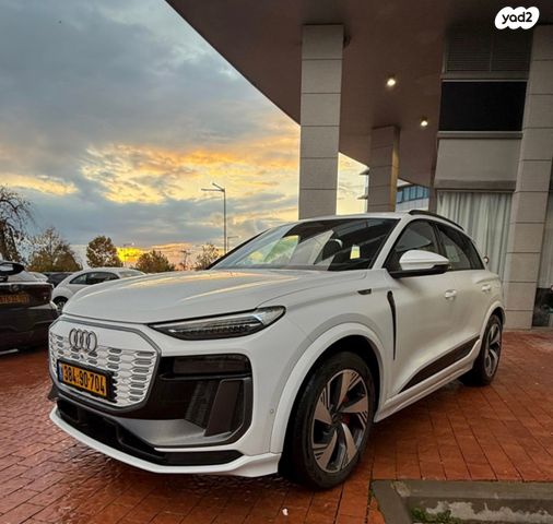 מודעת רכב אאודי Q6 e-tron