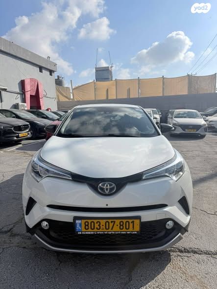 מודעת רכב טויוטה C-HR