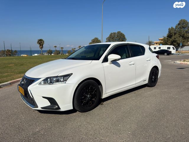 מודעת רכב לקסוס CT