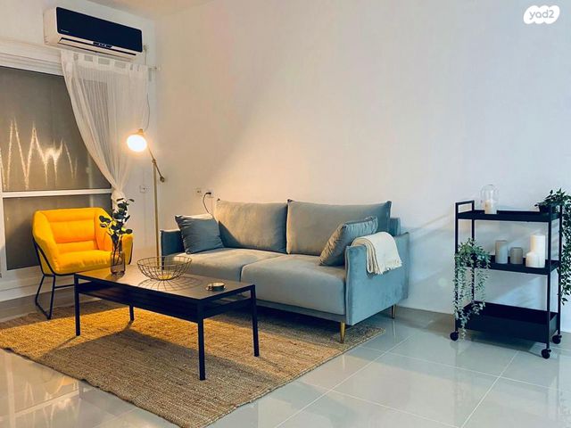 רחבת צביה לובטקין 1