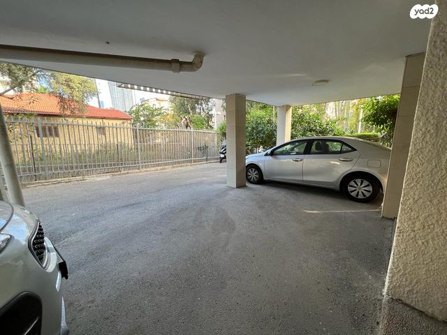 אחדות העבודה 12