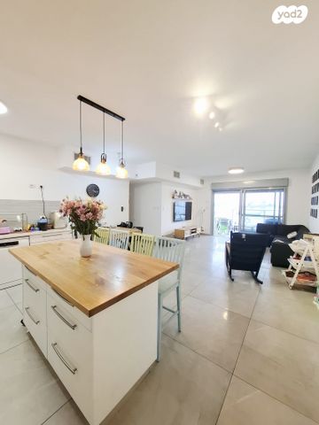 דירה, שרונה, כפר יונה