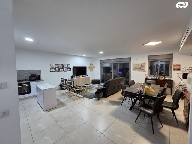 דירה, המגינים, מודיעין מכבים רעות