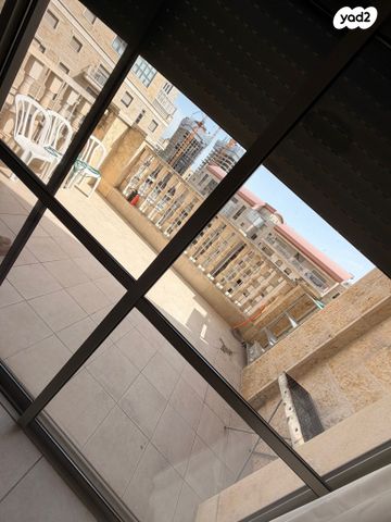 שדרות הנשיא השישי 