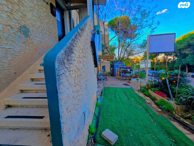 שדרות מוריה 105