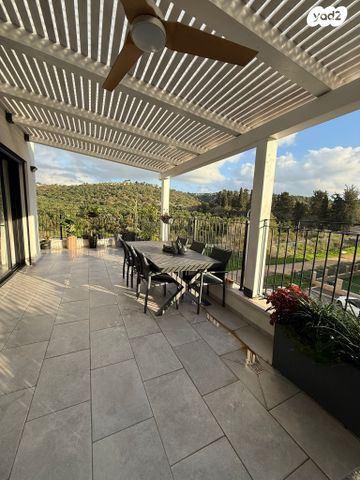 שולמית אלוני 