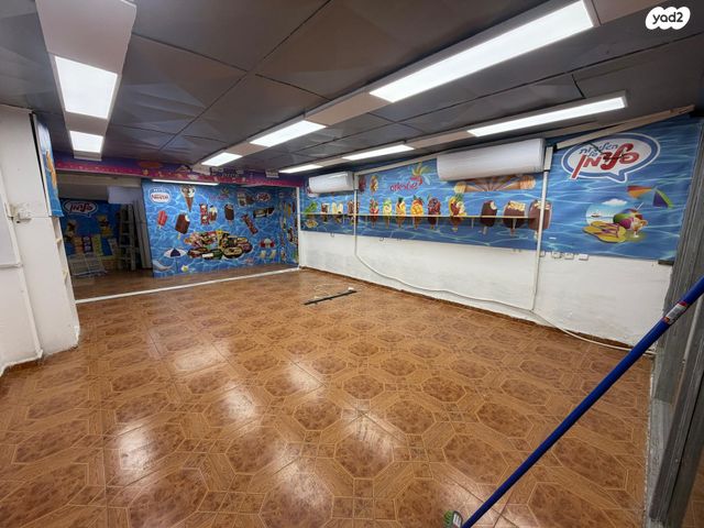 חנויות/ שטח מסחרי