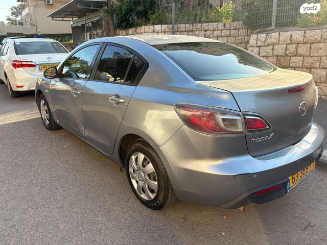 מודעת רכב מאזדה 3
