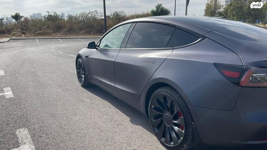 מודעת רכב טסלה מודל 3