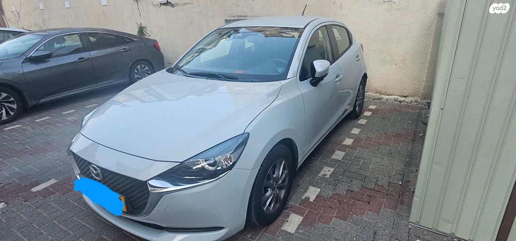 מודעת רכב מאזדה 2