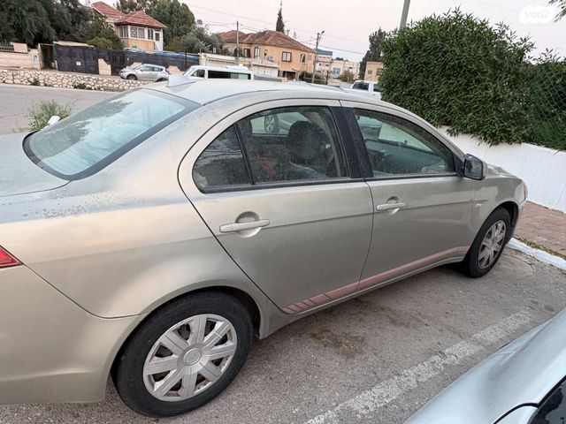 מודעת רכב מיצובישי לנסר