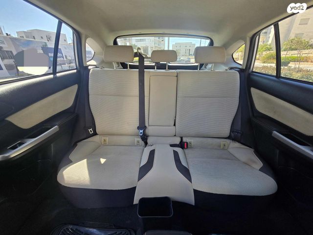 מודעת רכב סובארו XV