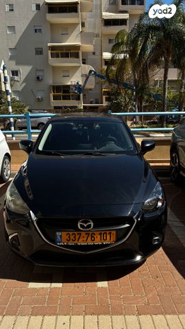 מודעת רכב מאזדה 2