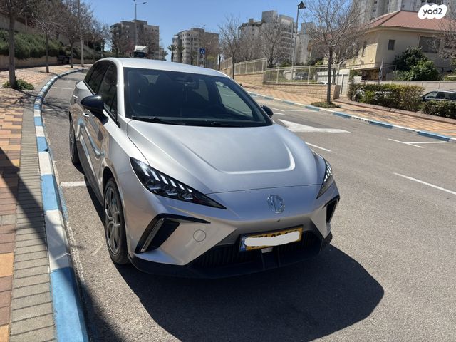 מודעת רכב אם ג'י MG4