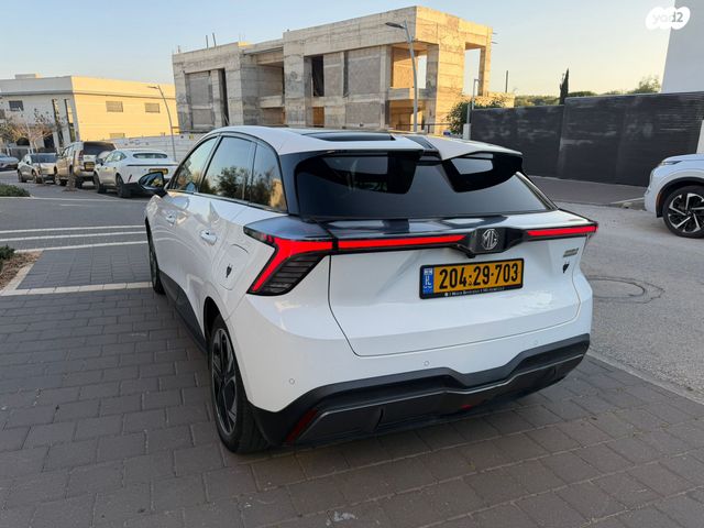 מודעת רכב אם ג'י MG4