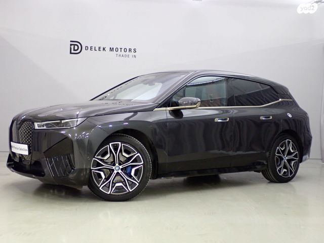 מודעת רכב ב מ וו iX