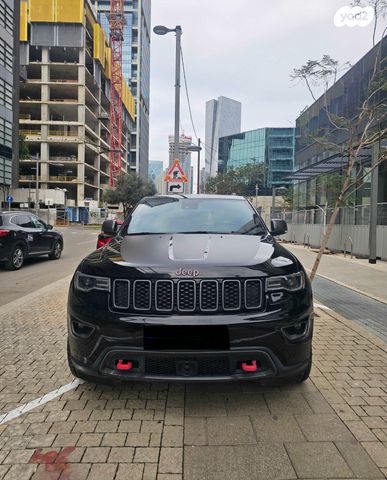 מודעת רכב ג'יפ גרנד צ'ירוקי