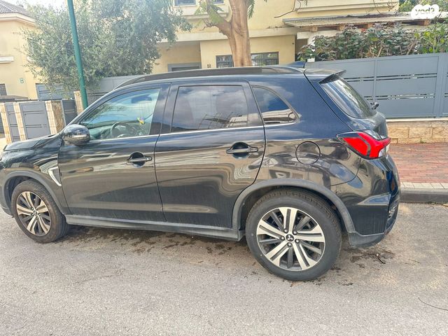 מודעת רכב מיצובישי ASX