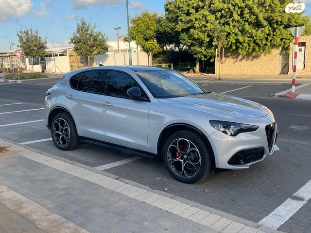 מודעת רכב אלפא רומיאו סטלביו