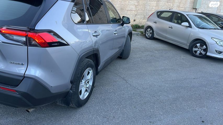 מודעת רכב טויוטה RAV4