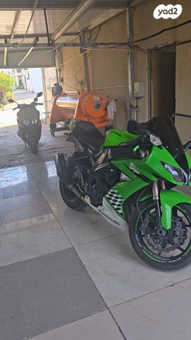 מודעת רכב קאוואסאקי נינג'ה ZX 10R