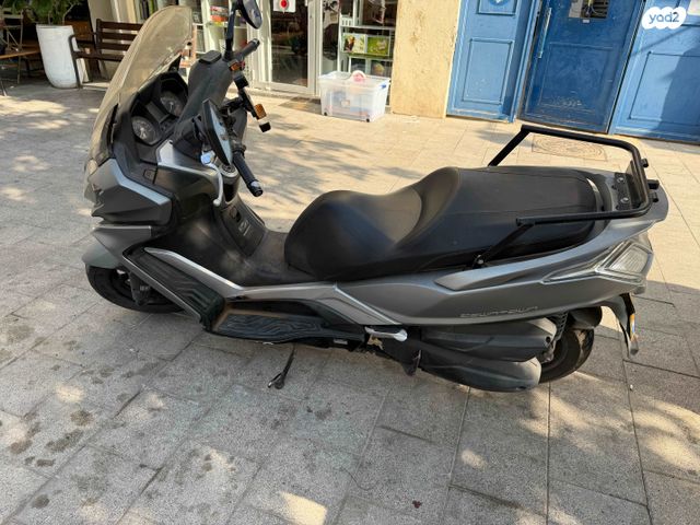 מודעת רכב קימקו דאון-טאון 350
