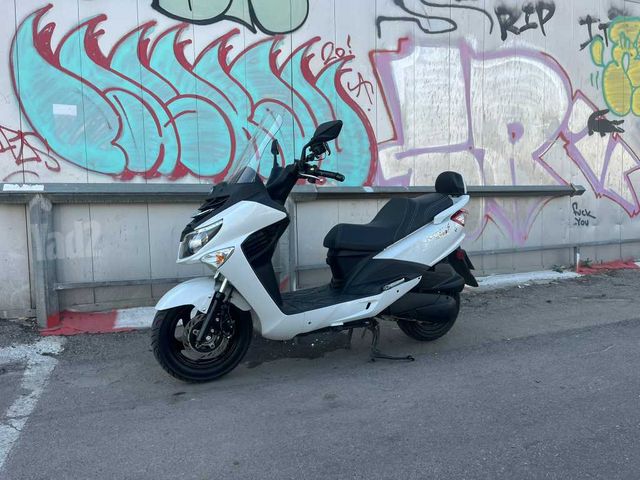 מודעת רכב סאן יאנג ג'וי רייד 200