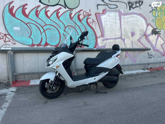 מודעת רכב סאן יאנג ג'וי רייד 200