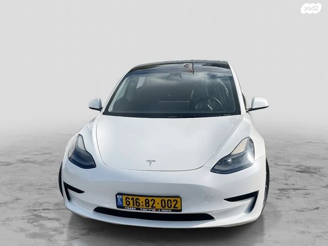 מודעת רכב טסלה מודל 3