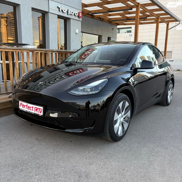מודעת רכב טסלה מודל Y