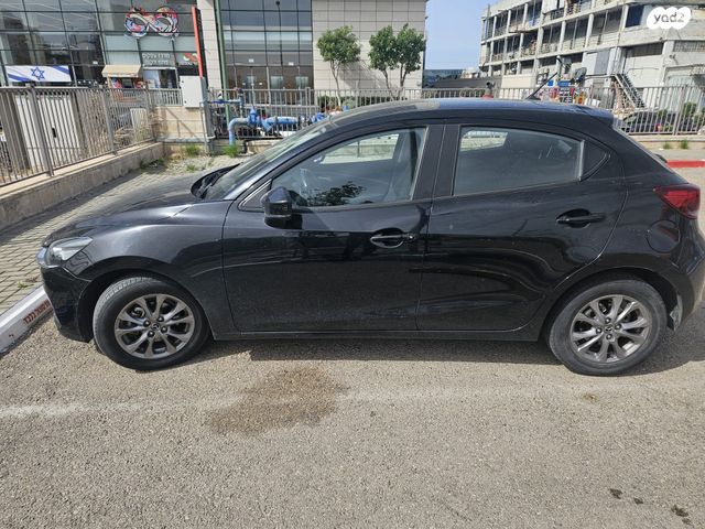 מודעת רכב מאזדה 2