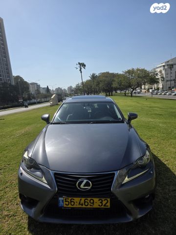 מודעת רכב לקסוס IS