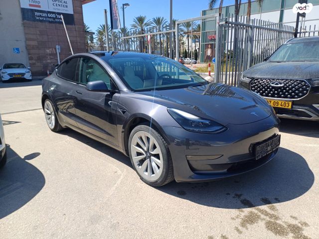 מודעת רכב טסלה מודל 3