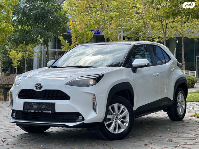 מודעת רכב טויוטה יאריס קרוס