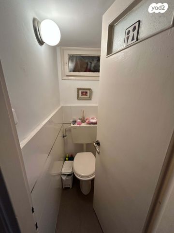 עובדיה מברטנורה 22