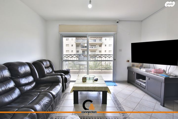 שדרות בית וגן 8