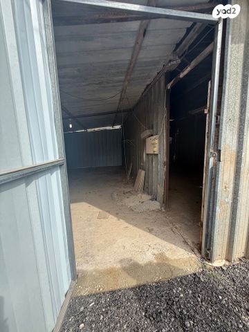 מחסנים, כפר יעבץ