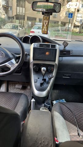 מודעת רכב טויוטה ורסו